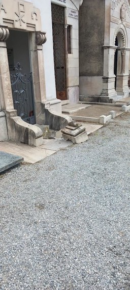 0.jpg - {0.jpg} - [126259]