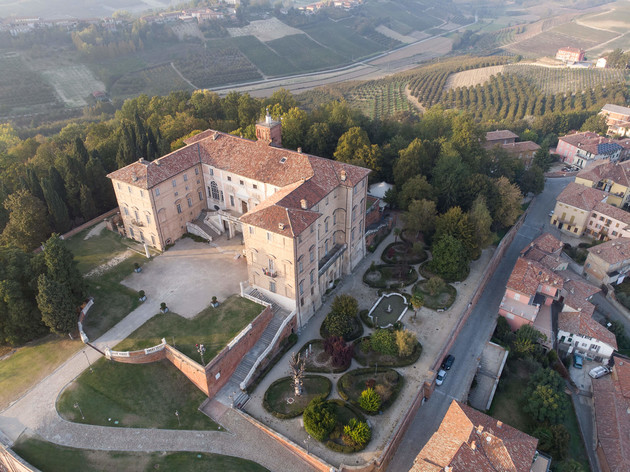 Castello Reale di Govone.jpg - {Castello Reale di Govone.jpg} - [126646]