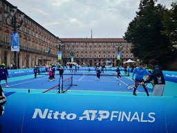 Tennis in piazza Castello nitto atp foto.jpg - {Tennis in piazza Castello nitto atp foto.jpg} - [126782]