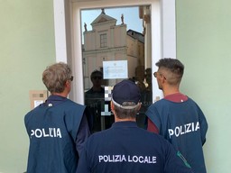 1.jpg - {1.jpg} - [127724]