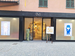 0.jpg - {0.jpg} - [127773]