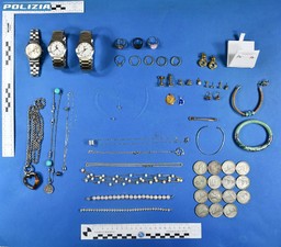foto-2-monili.jpg - {foto-2-monili.jpg} - [127998]