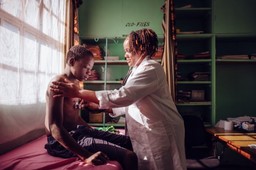 Amref.jpg - {Amref.jpg} - [12811]