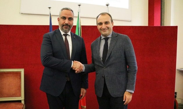 SindacoBetlemmeLoRusso.jpg - {SindacoBetlemmeLoRusso.jpg} - [128183]
