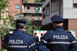 Foto polizia di stato.jpg - {Foto polizia di stato.jpg} - [128783]