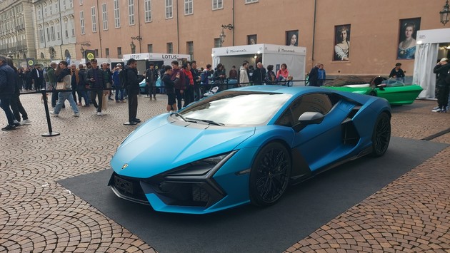Foto Salone Auto a Torino.jpg - {Foto Salone Auto a Torino.jpg} - [128831]