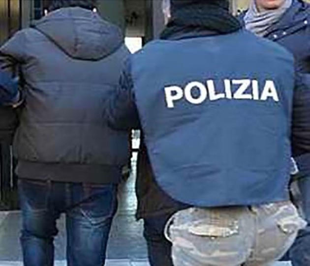 polizia-arresto-squadra-mobile.jpg - {polizia-arresto-squadra-mobile.jpg} - [129684]
