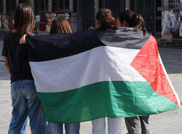 studentesse_palestina_ipa_fg.jpg - {studentesse_palestina_ipa_fg.jpg} - [130847]
