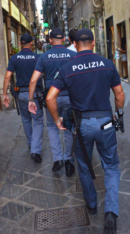 Immagine polizia 22.jpg - {Immagine polizia 22.jpg} - [131497]