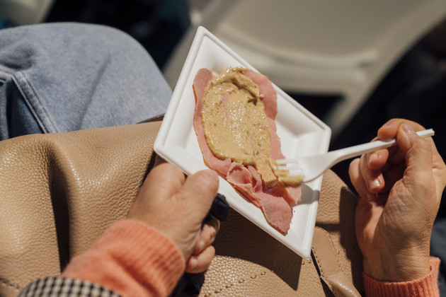 Foto cibo piemontese vitello tonnato.jpg - {Foto cibo piemontese vitello tonnato.jpg} - [131881]