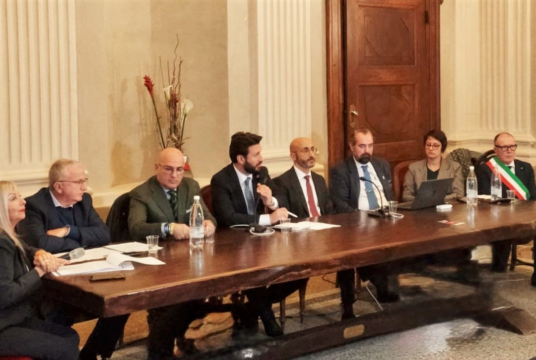 $RBI4E7M.jpg - {$RBI4E7M.jpg} - [132017]