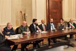 $RBI4E7M.jpg - {$RBI4E7M.jpg} - [132017]