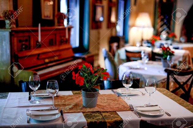 PrimoPianoTavolo.jpg - {PrimoPianoTavolo.jpg} - [132225]