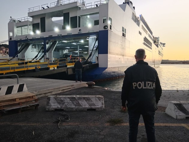 $RZZYVR4.jpg - {$RZZYVR4.jpg} - [132361]