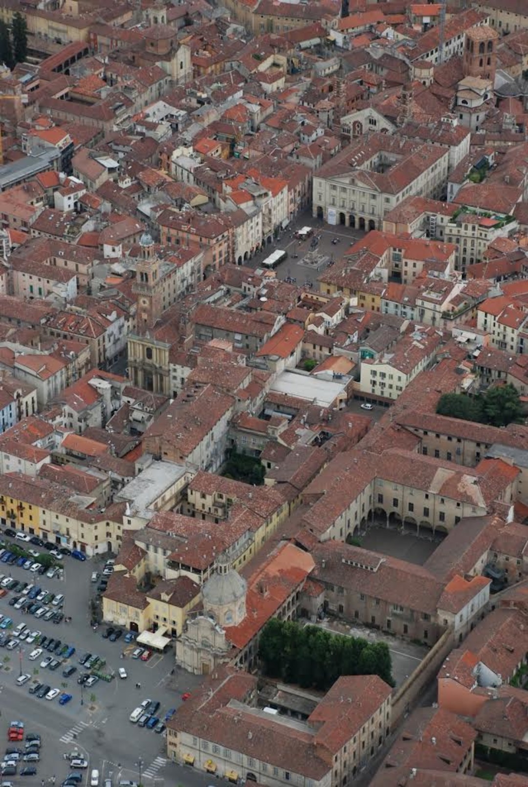 0.jpg - {0.jpg} - [132425]