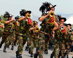 fanfara-bersaglieri-2.jpg - {fanfara-bersaglieri-2.jpg} - [133442]