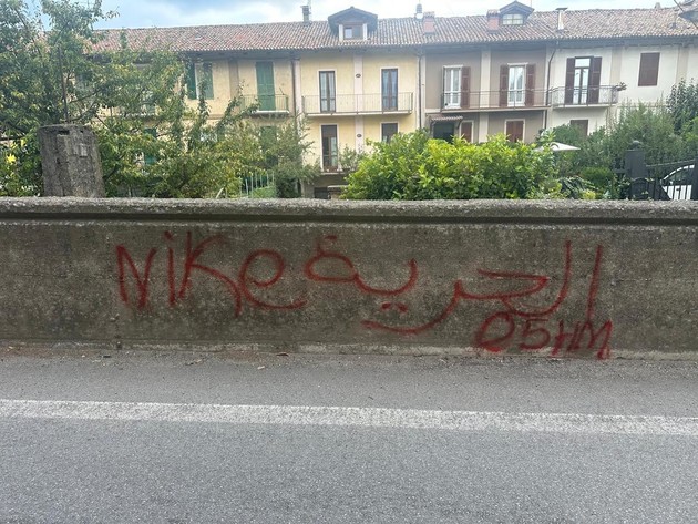 0.jpg - {0.jpg} - [133522]