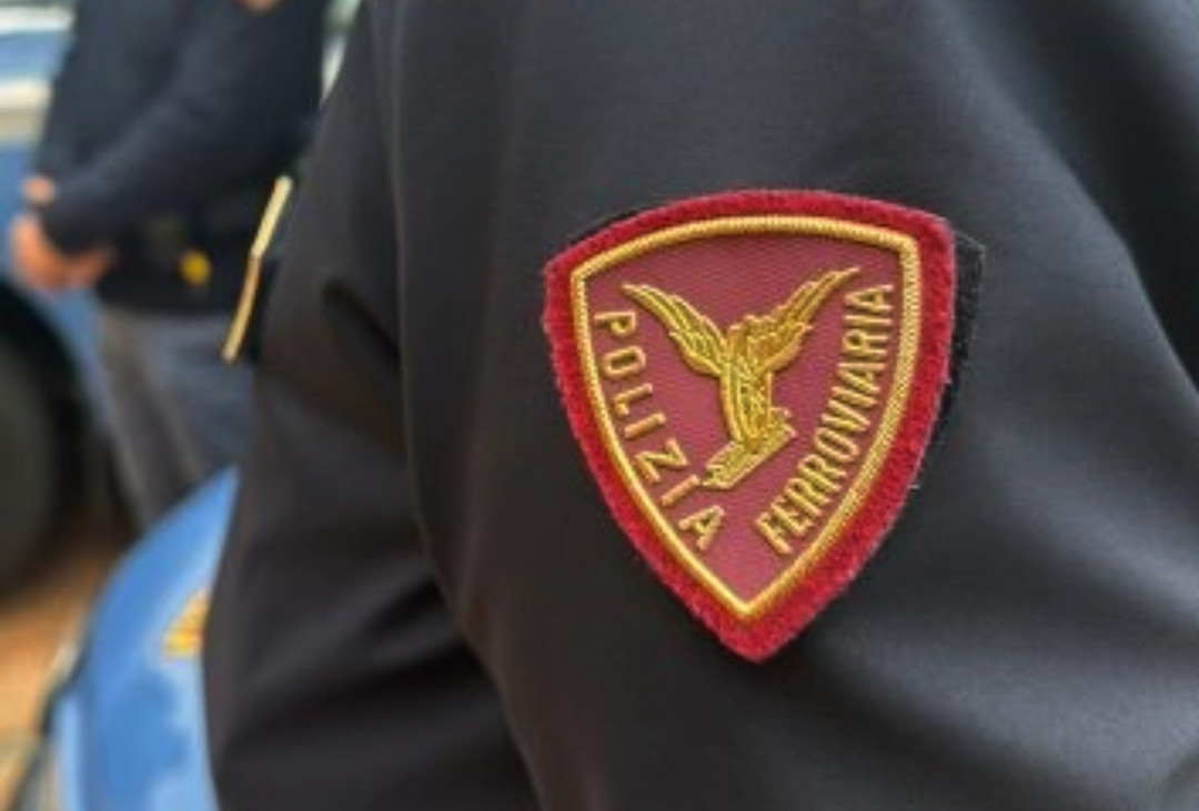 Foto Polizia ferroviaria polfer orizzontale.jpg - {Foto Polizia ferroviaria polfer orizzontale.jpg} - [134090]