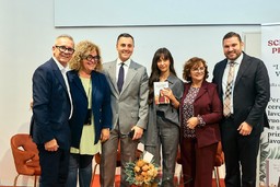 0.jpg - {0.jpg} - [134330]