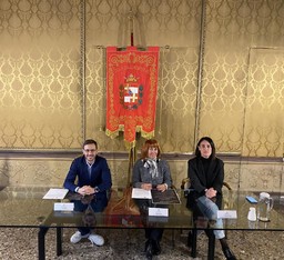 $R2DDWYE.jpg - {$R2DDWYE.jpg} - [134546]