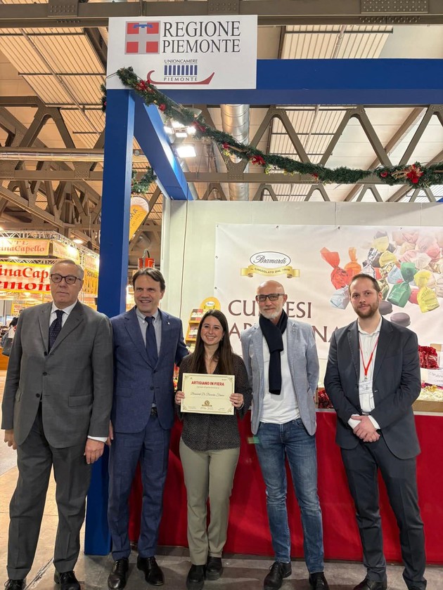 Foto artigianato in fiera.jpeg - {Foto artigianato in fiera.jpeg} - [135499]