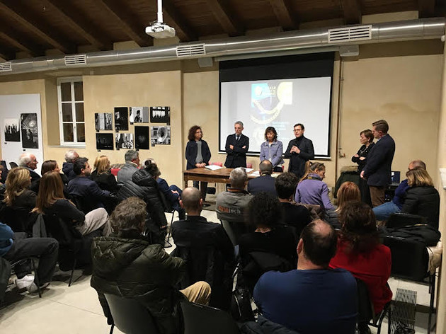 0.jpg - {0.jpg} - [135539]