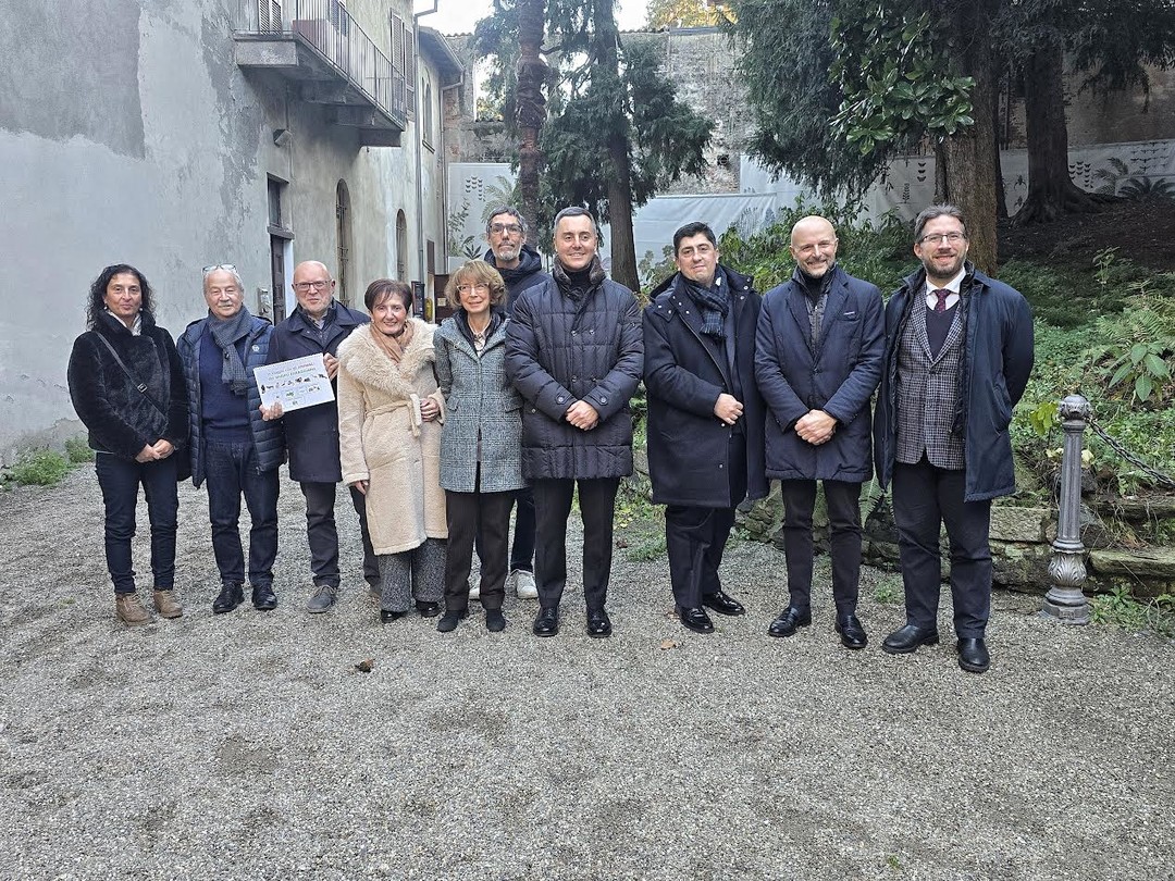 0.jpg - {0.jpg} - [135707]