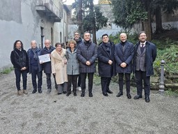 0.jpg - {0.jpg} - [135707]