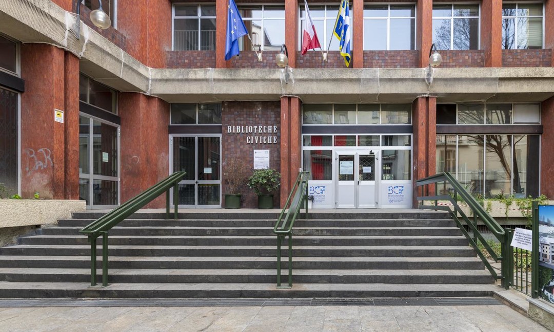 Foto biblioteca civica centrale.jpg - {Foto biblioteca civica centrale.jpg} - [135771]