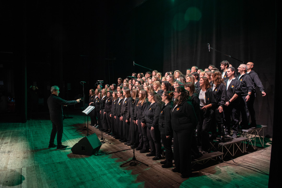 Foto Grande Coro Hope.jpg - {Foto Grande Coro Hope.jpg} - [135947]