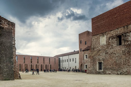 Castello di Novara.jpg - {Castello di Novara.jpg} - [136035]