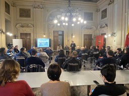 $R768WI3.jpg - {$R768WI3.jpg} - [136067]