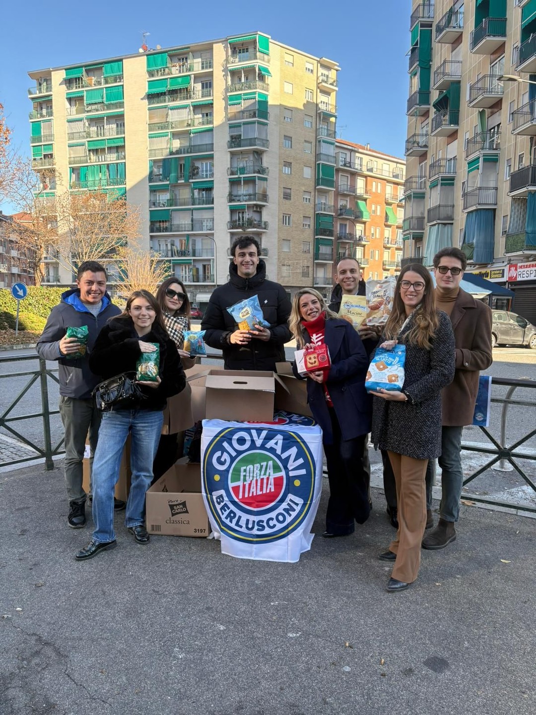 Foto Forza Italia Giovani.jpeg - {Foto Forza Italia Giovani.jpeg} - [136115]