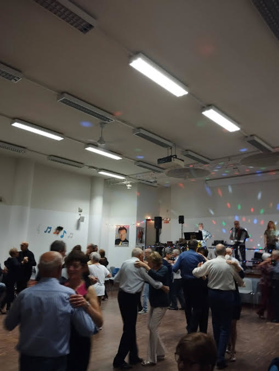 0.jpg - {0.jpg} - [136756]