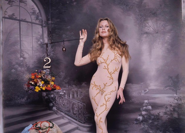 Brigitte Bardot in uno scatto di Angelo Frontoni.jpg - {Brigitte Bardot in uno scatto di Angelo Frontoni.jpg} - [136788]