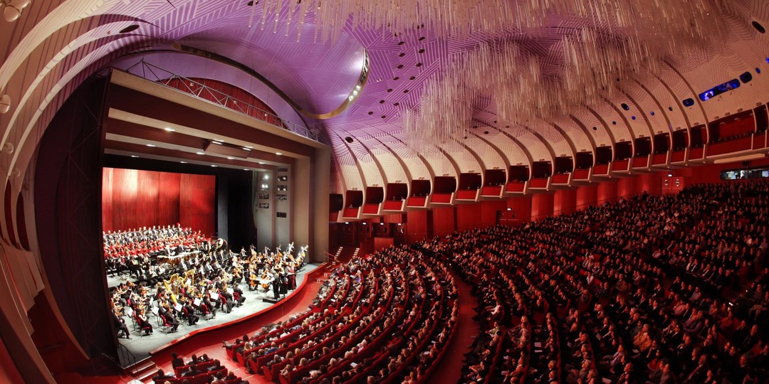 Foto Teatro Regio.jpg - {Foto Teatro Regio.jpg} - [136940]