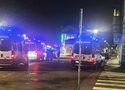 Foto intervento della Polizia.jpg - {Foto intervento della Polizia.jpg} - [137060]