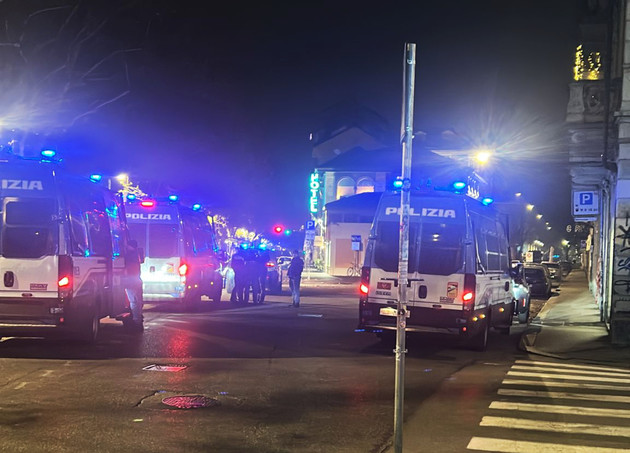 Foto intervento della Polizia.jpg - {Foto intervento della Polizia.jpg} - [137060]