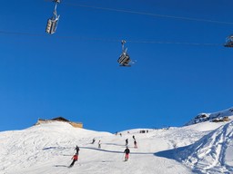 Foto neve sci montagna funivia.jpg - {Foto neve sci montagna funivia.jpg} - [137204]