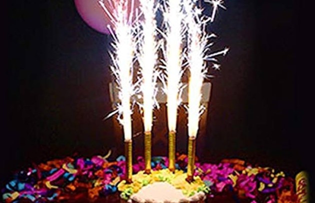 Foto fiamme candele compleanno.jpg - {Foto fiamme candele compleanno.jpg} - [137660]