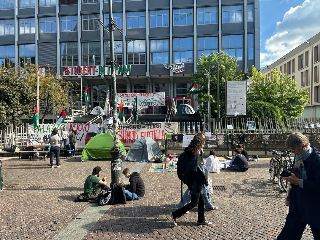 PalazzoNuovoOccupato.jpg - {PalazzoNuovoOccupato.jpg} - [138373]