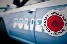 auto-polizia-2.jpg - {auto-polizia-2.jpg} - [138397]