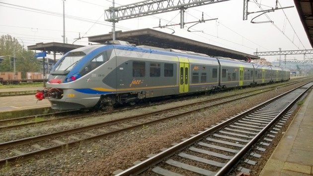 $R81RJPY.jpg - {$R81RJPY.jpg} - [138525]