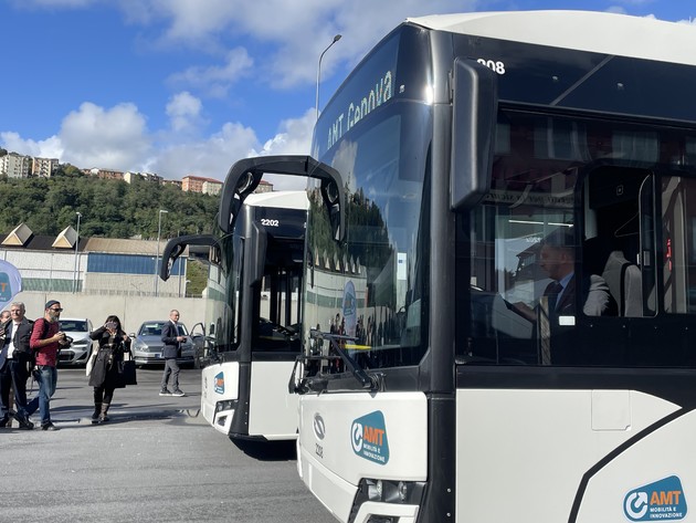 Immagine bus1.jpg - {Immagine bus1.jpg} - [139013]