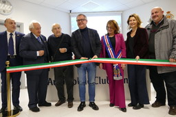 P1800360-2048x1365.jpg - {P1800360-2048x1365.jpg} - [139117]