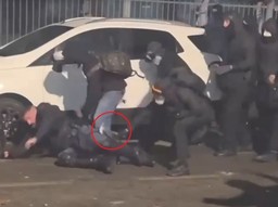 PoliziottoAggredito.jpeg - {PoliziottoAggredito.jpeg} - [139413]