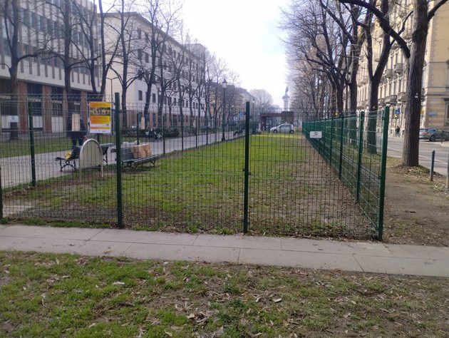 Foto area cani in centro.jpg - {Foto area cani in centro.jpg} - [139453]