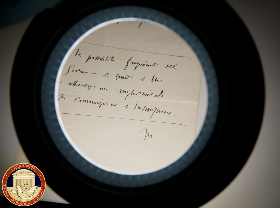 Foto testi Mussolini recuperati dai carabinieri.jpg - {Foto testi Mussolini recuperati dai carabinieri.jpg} - [140005]