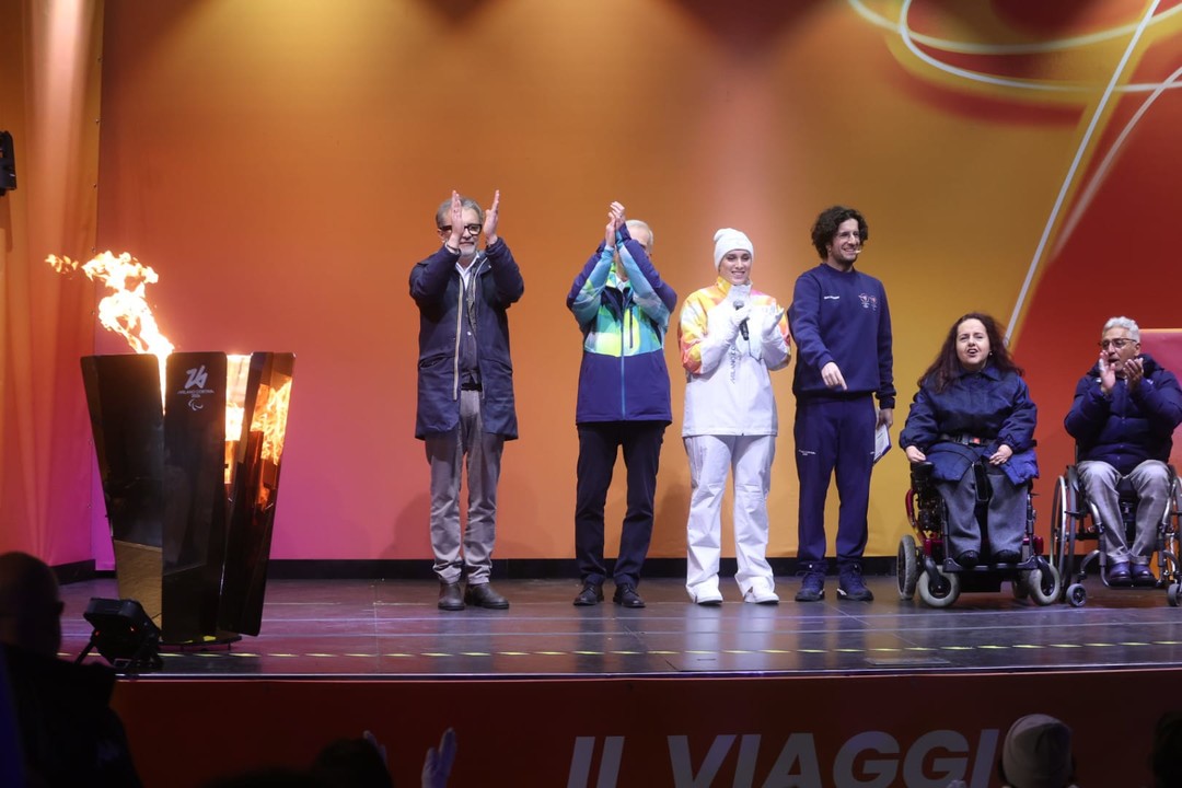 Foto fiamma paralimpica.jpg - {Foto fiamma paralimpica.jpg} - [140085]