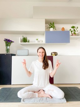 Yoga.jpeg - {Yoga.jpeg} - [14043]